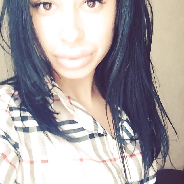 25P Big Lips Beauty Anya Khachaturyan (Apparently) 