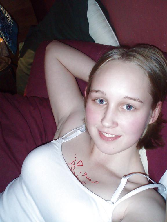 25P Young cutie with Foot Fetish