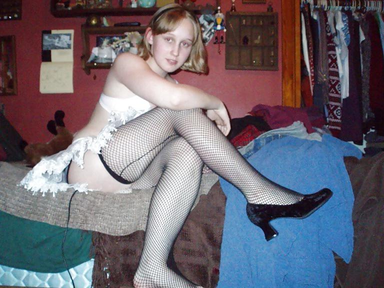 25P Young cutie with Foot Fetish