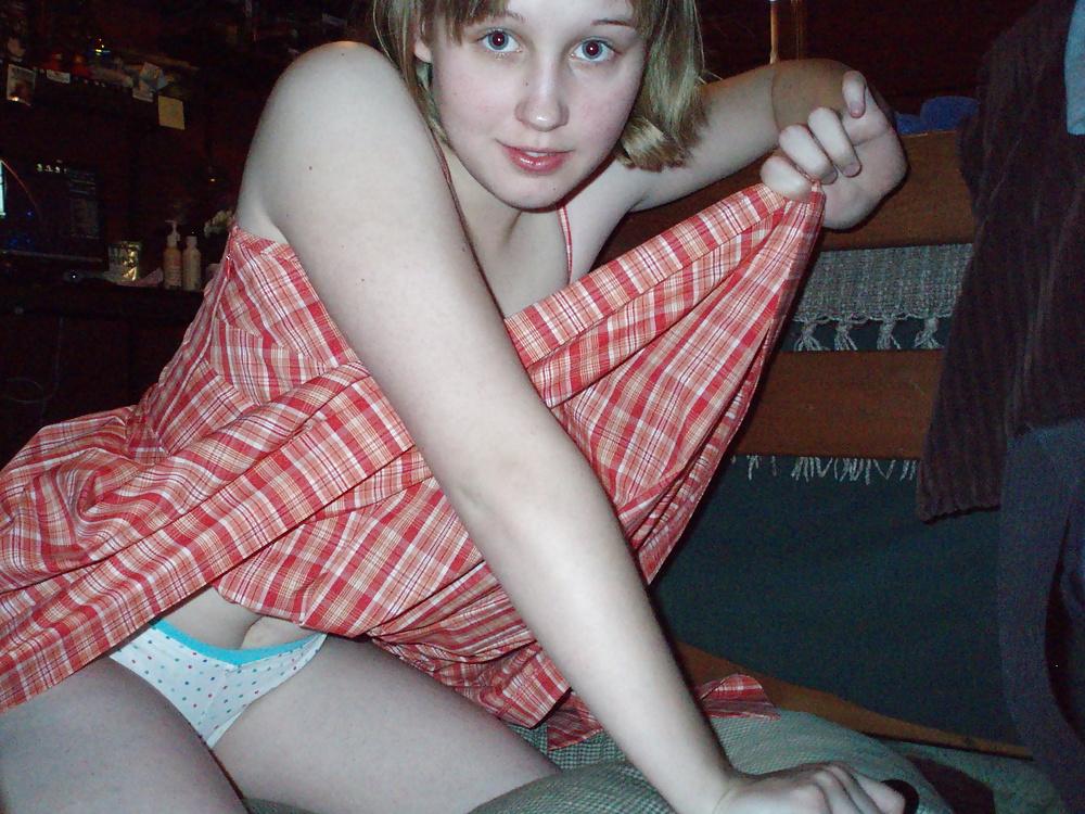 25P Young cutie with Foot Fetish
