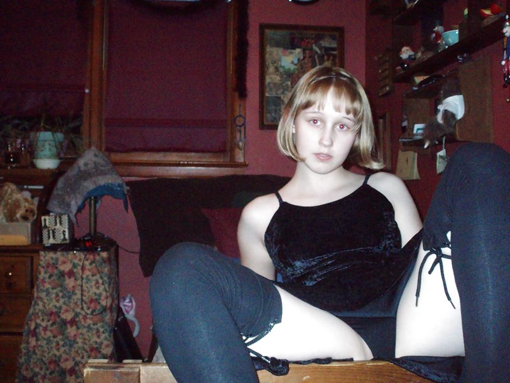 25P Young cutie with Foot Fetish