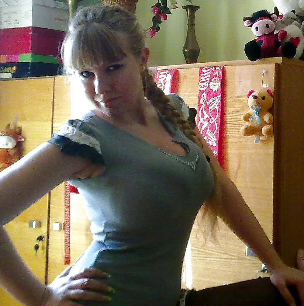 15P Busty Russian Woman 1656