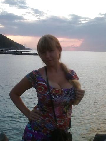 15P Busty Russian Woman 1656