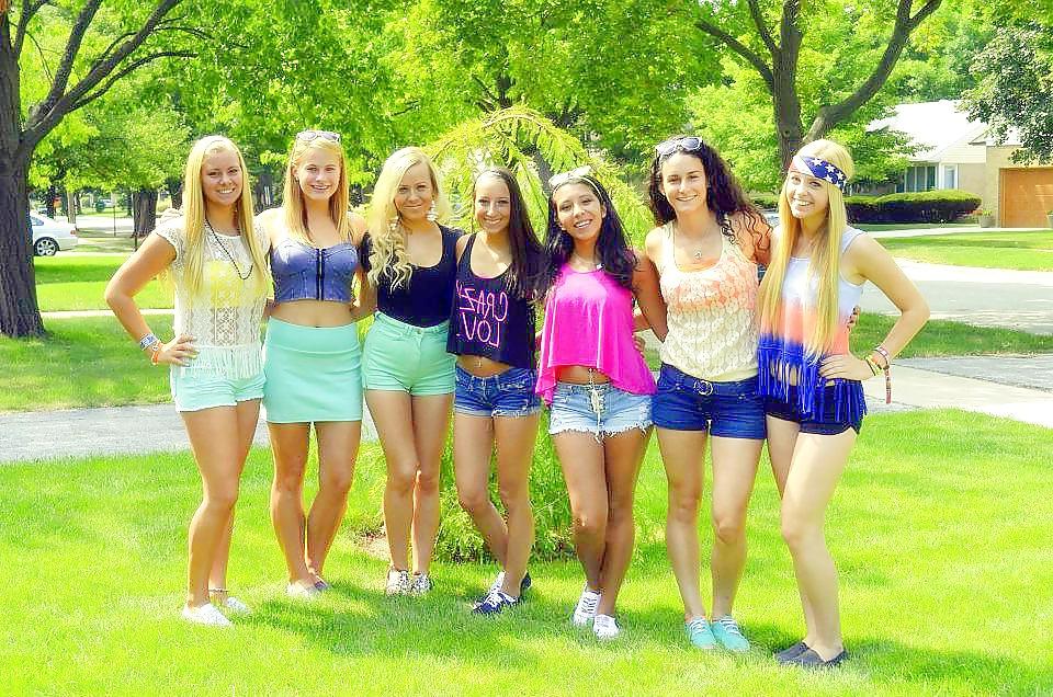 25P Facebook college girls 14 sorority teens bikini party