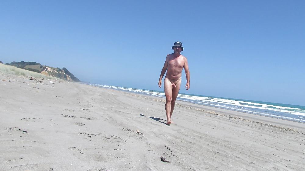 8P I'm naked at the beach again.