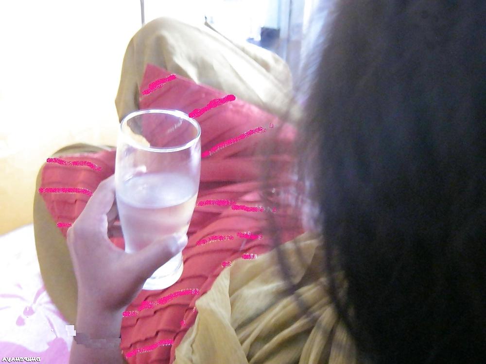 23P DESI BHABHI EXPOSED SHOWING HER SEXY ASSETS
