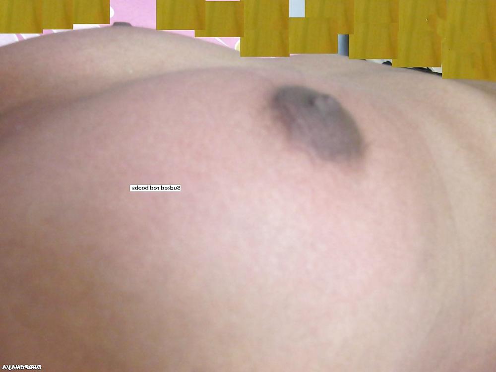 23P DESI BHABHI EXPOSED SHOWING HER SEXY ASSETS