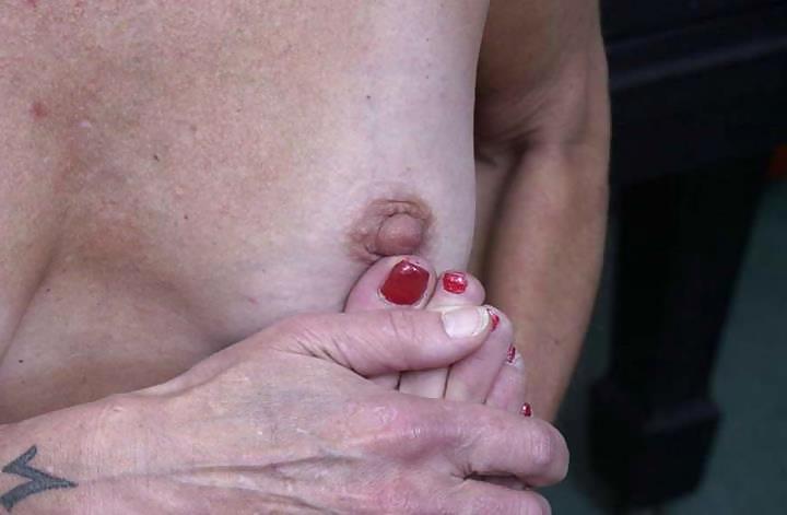 7P Granny suck her toes