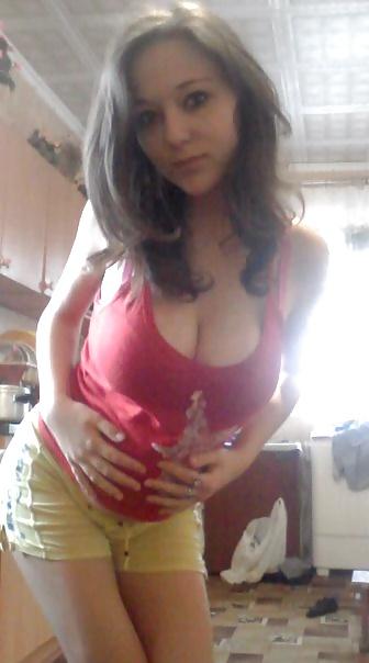 15P Busty Russian Woman 1762