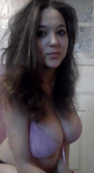 15P Busty Russian Woman 1762