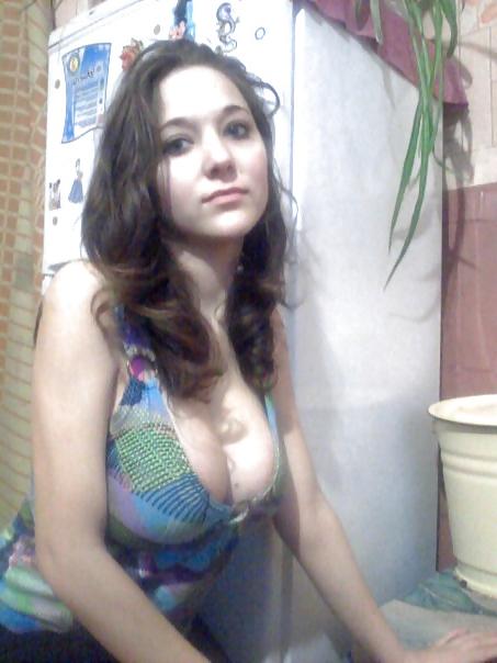 15P Busty Russian Woman 1762