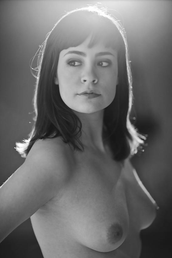 25P Black and White Beauty
