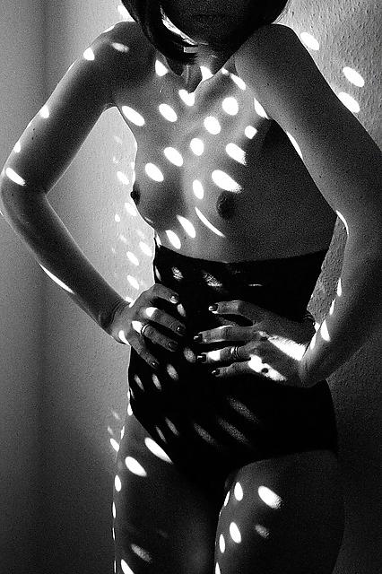 25P Black and White Beauty