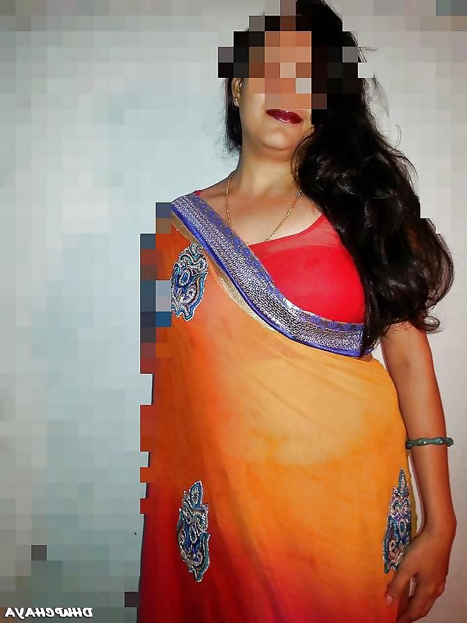 25P DESI SUPER HOT BHABHI SHOW HER SEXY ASSETS