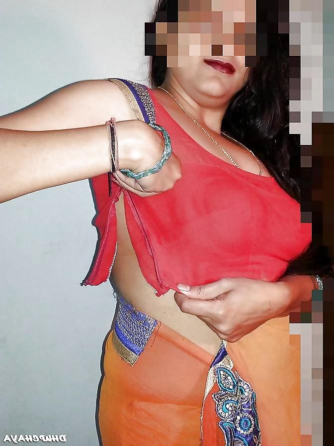 25P DESI SUPER HOT BHABHI SHOW HER SEXY ASSETS
