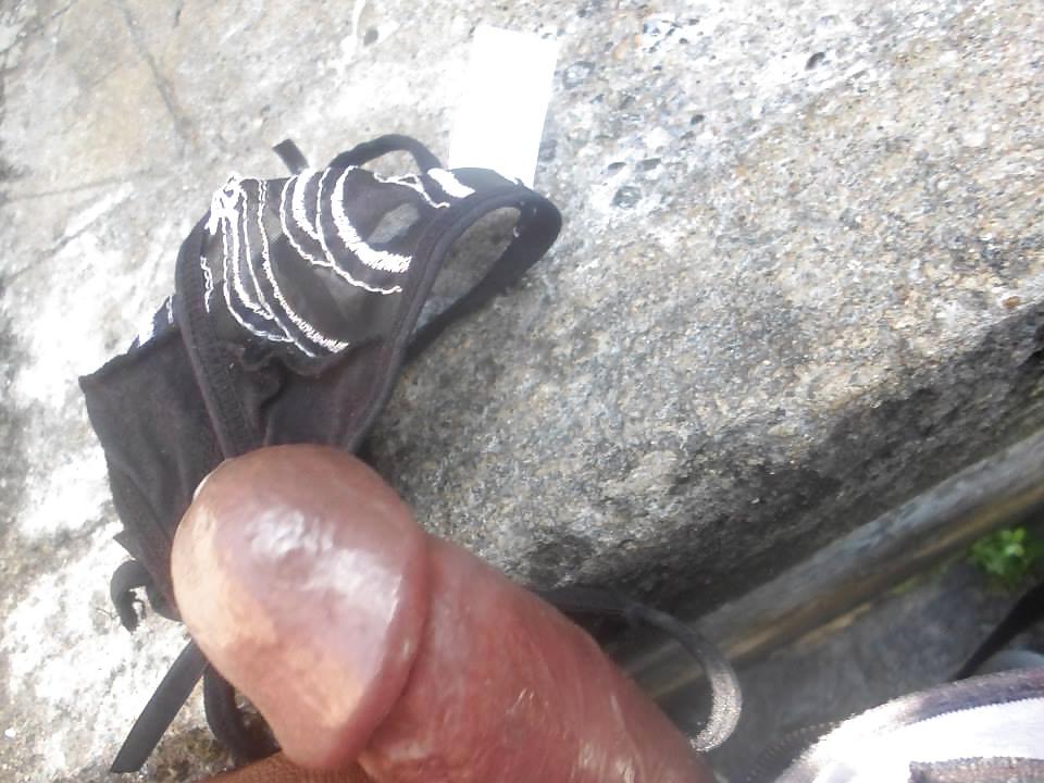 18P Tangas gemelas de mi prima