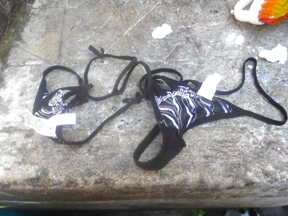 18P Tangas gemelas de mi prima