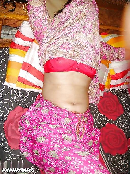 22P DESI HOT BHABHI IN SALWAR EXPOSED