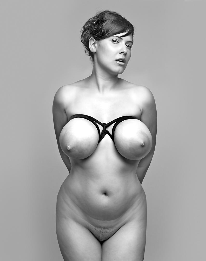 25P BLACK & WHITE 
