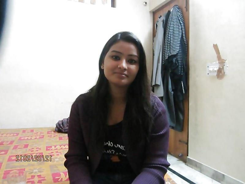 7P Desi girl going to nude