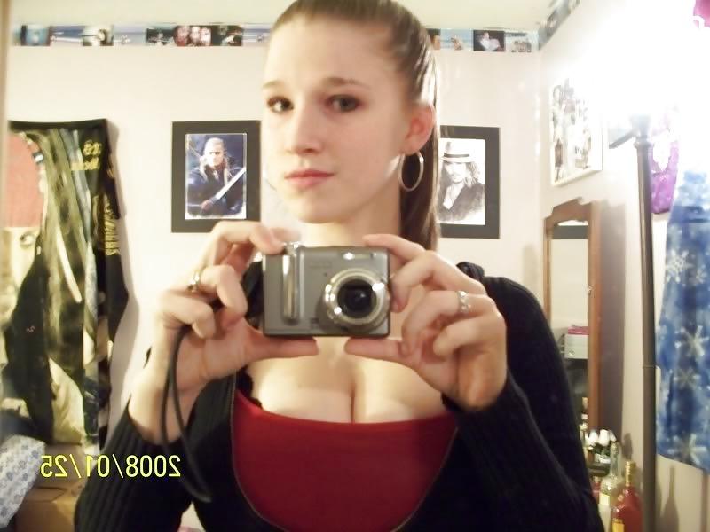 25P Jus Busty Girl Shoot Her Self