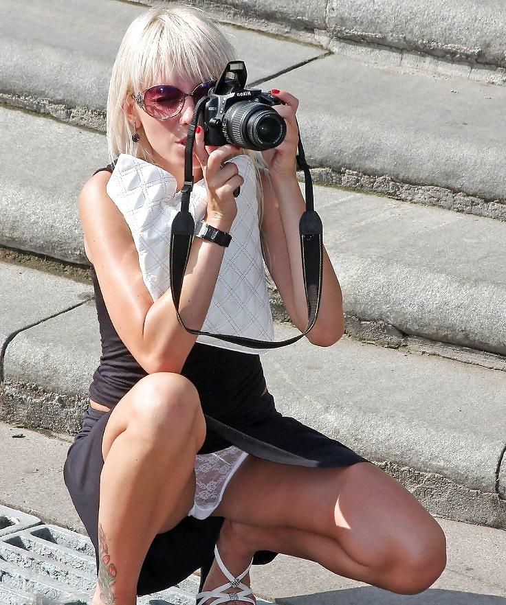 12P OOPS-UPSKIRT VOYEUR