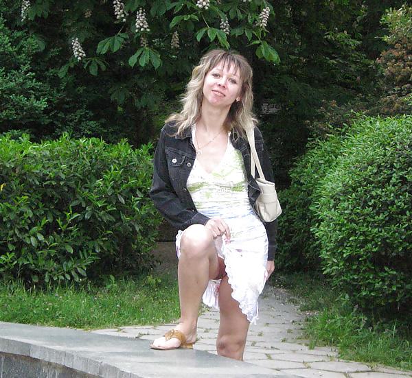 25P Amateur upskirt
