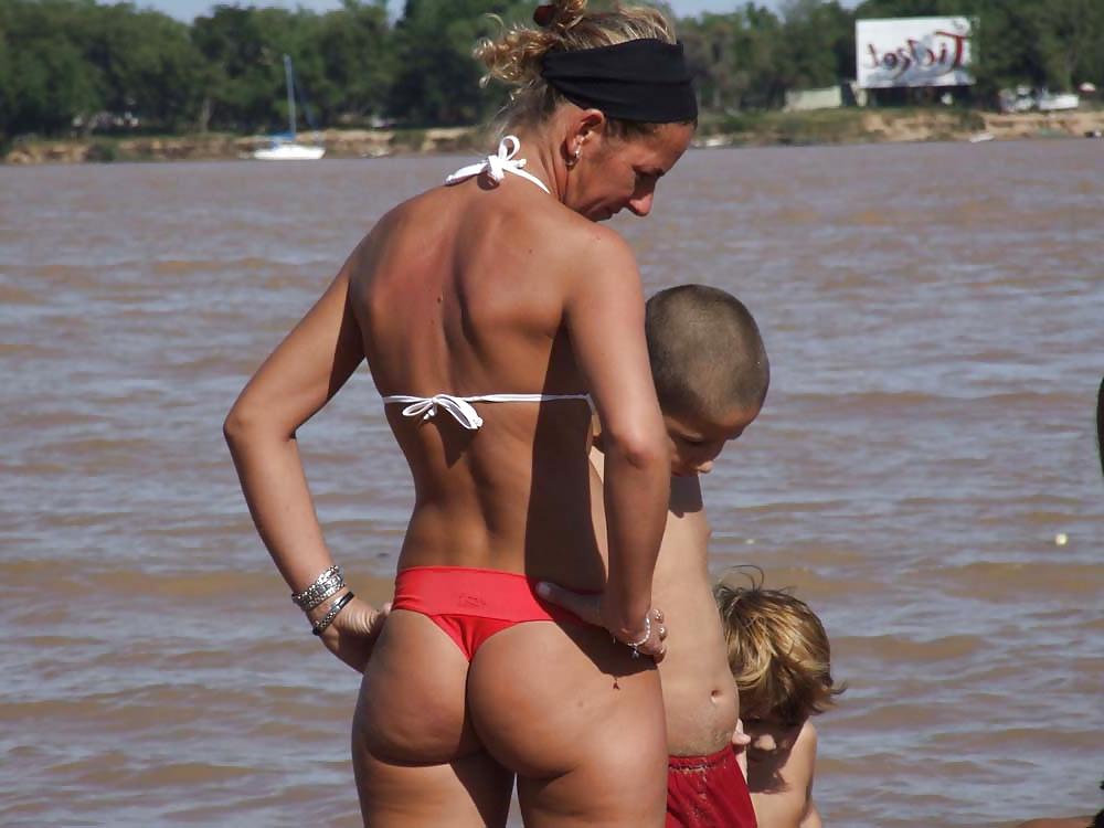 21P Ass beach contest! Comment