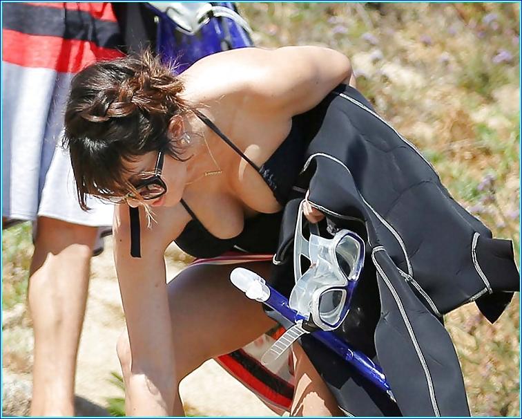 18P Celeb Downblouse