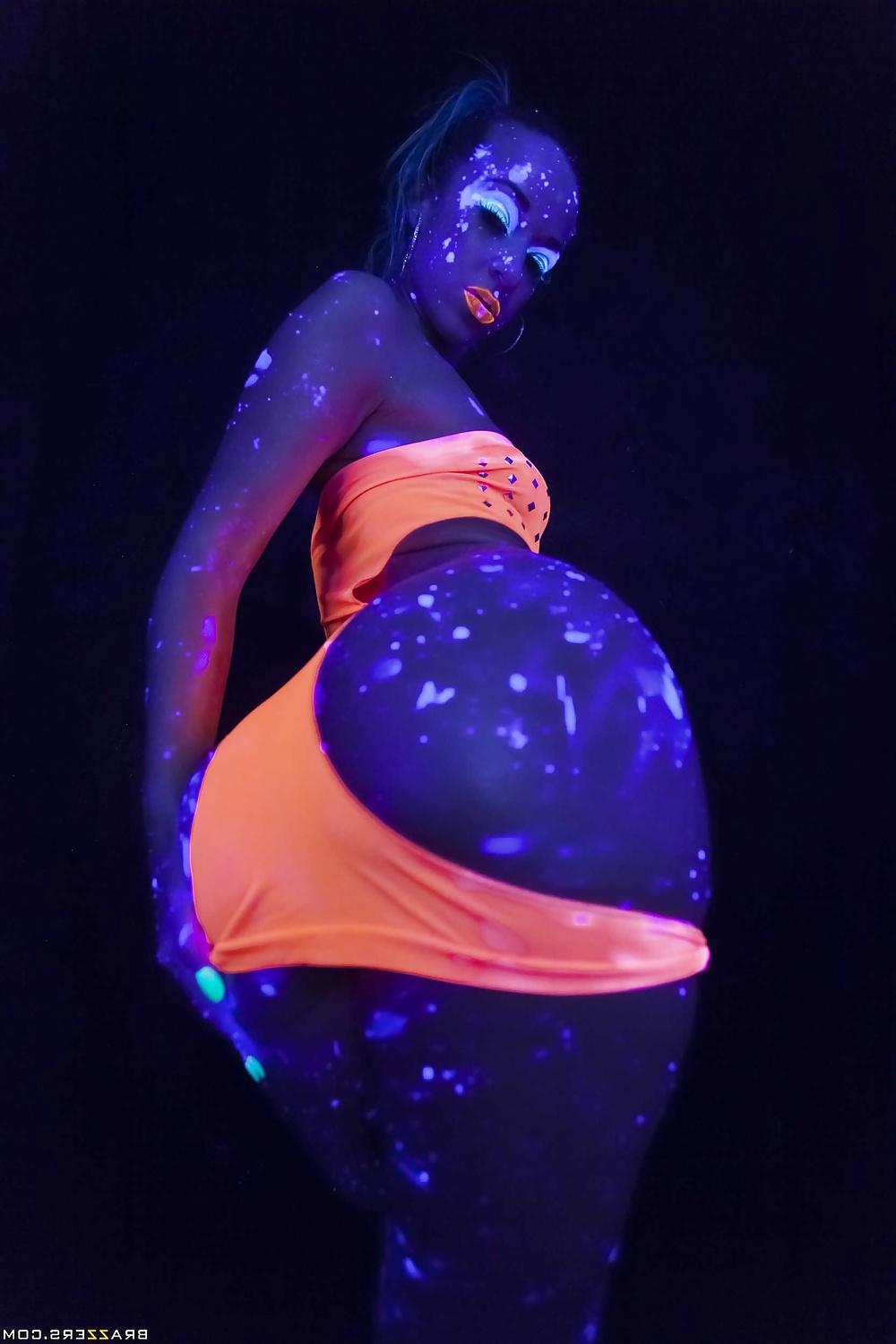 25P Jada Stevens Fluo