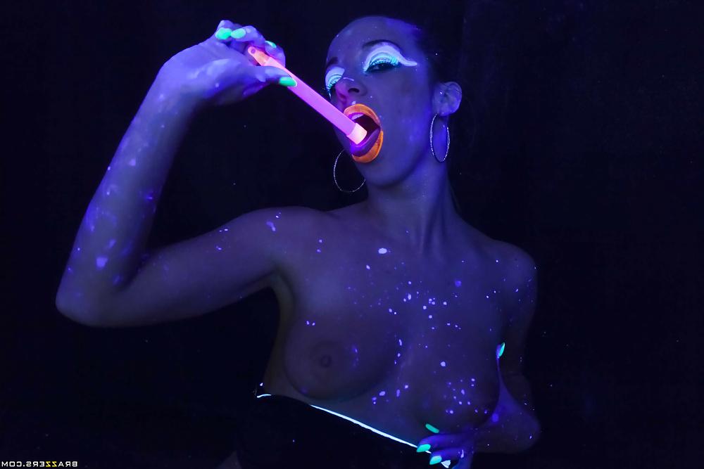 25P Jada Stevens Fluo