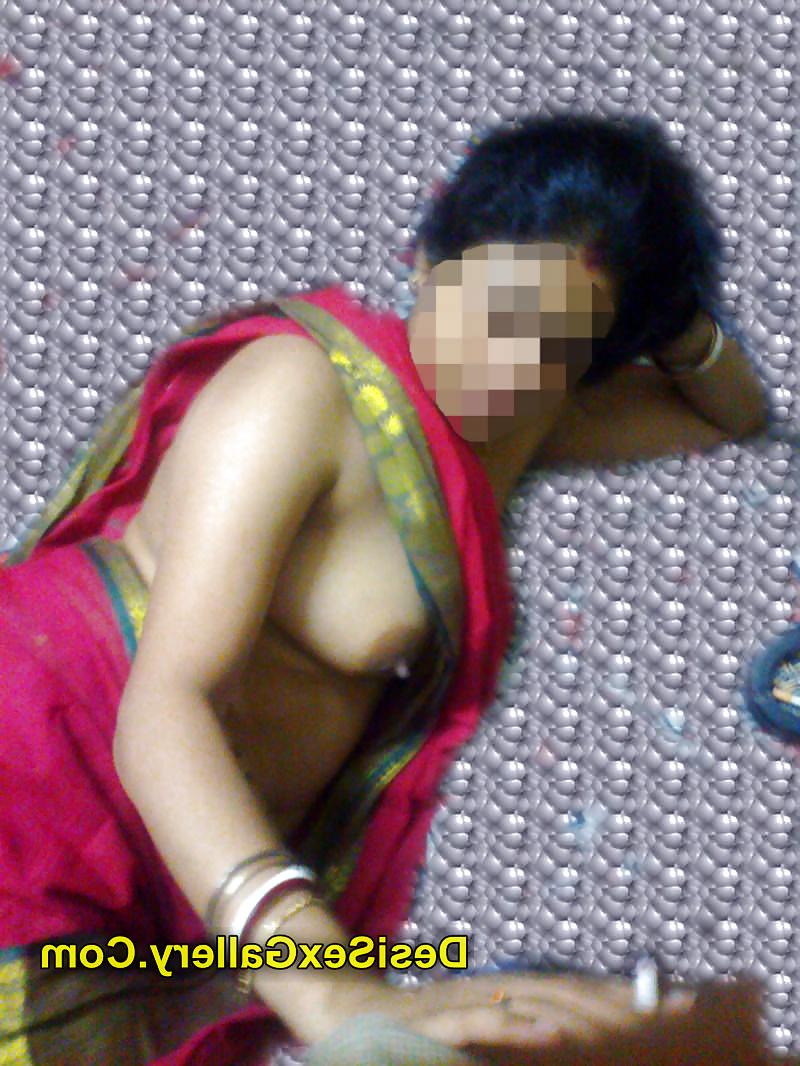 25P Desi Sexy Bold Wife Exposing