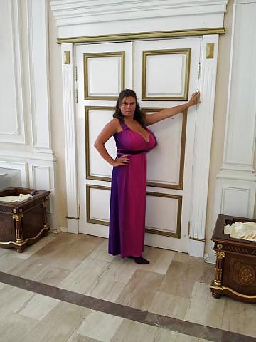 25P Busty Russian Woman 1709