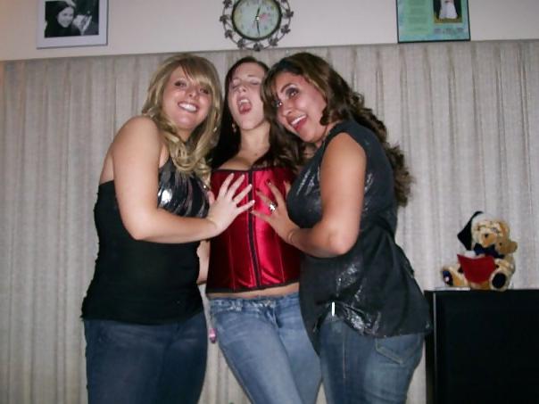 25P Sexy downblouse teen HUGE slut Tina, great tits! 