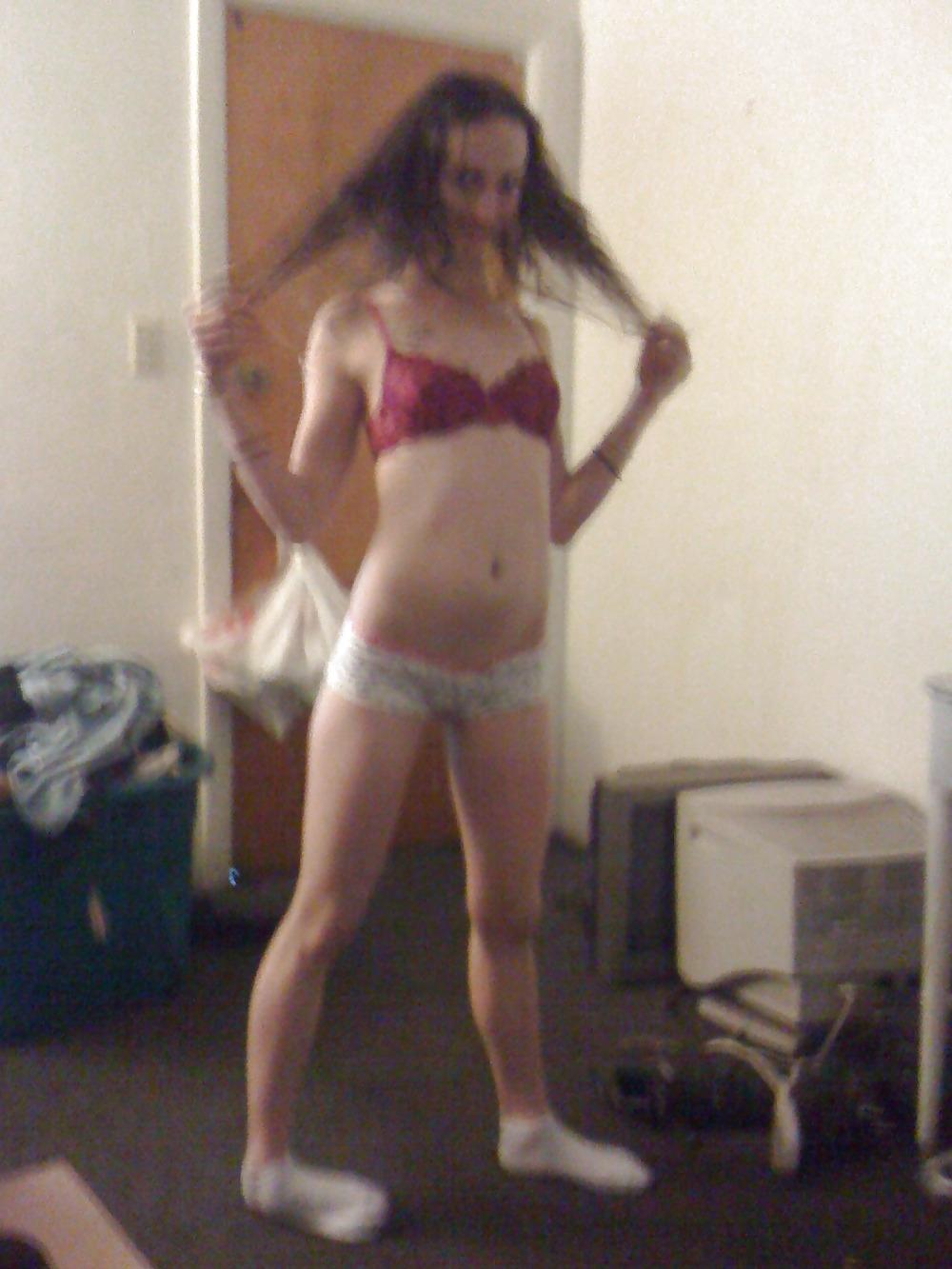 25P Posing for daddy