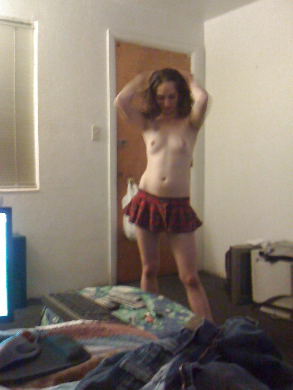 25P Posing for daddy