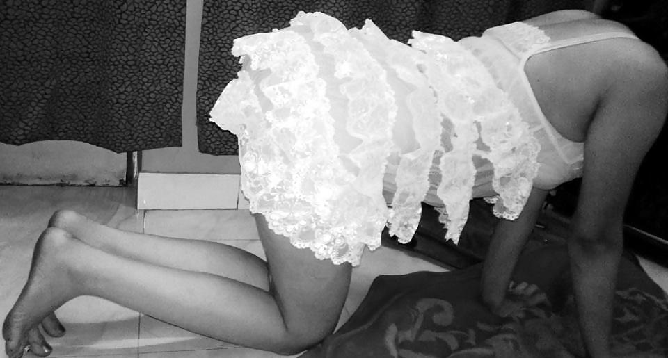 8P Black and White Desi action