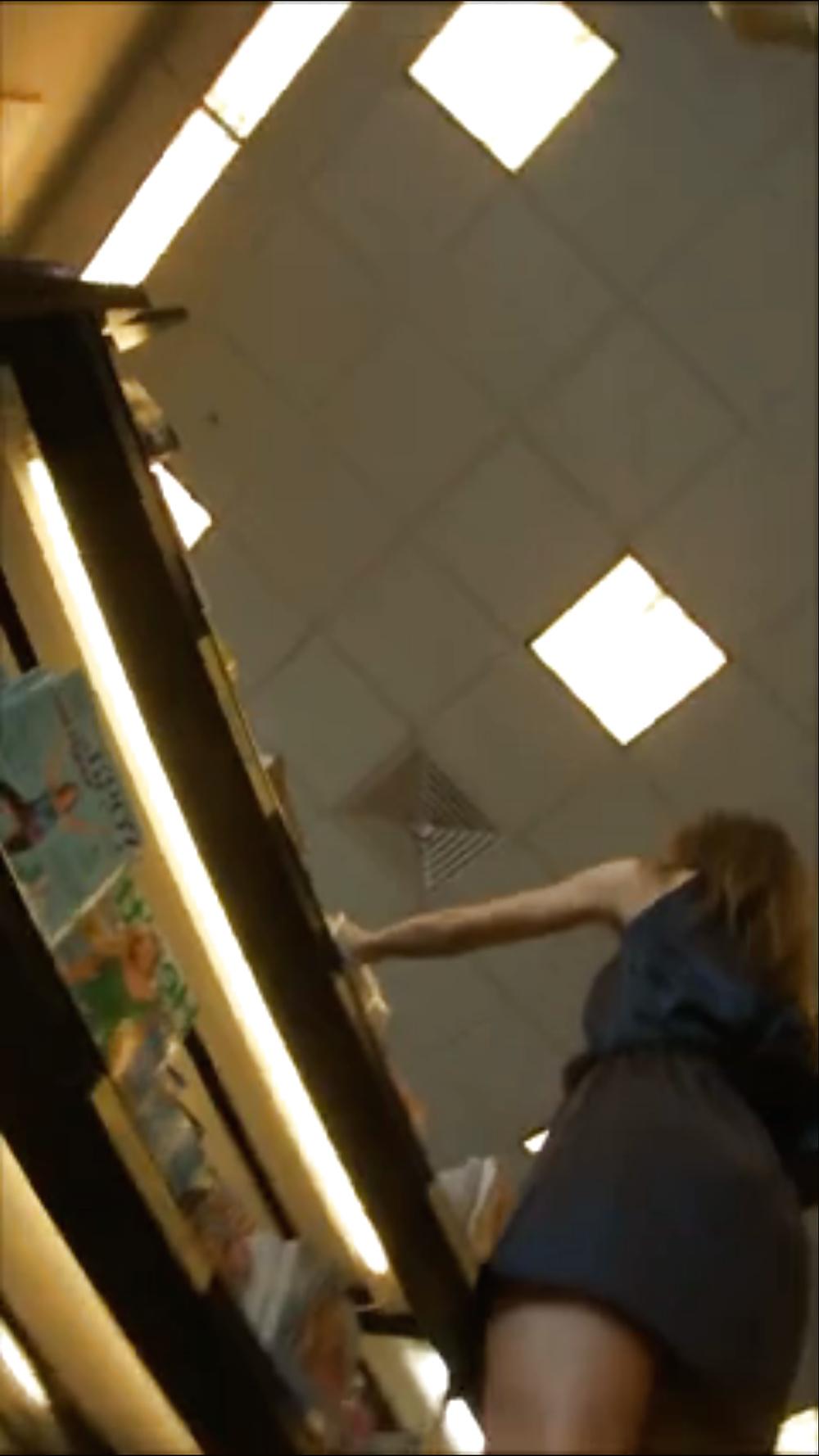 25P Beautiful up skirt of a beautiful woman 