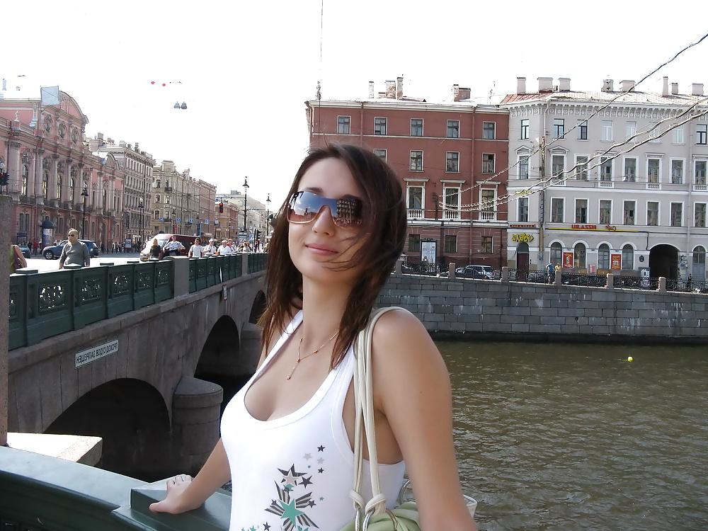 25P Young Housewife Loves to Keep Hubby Happy