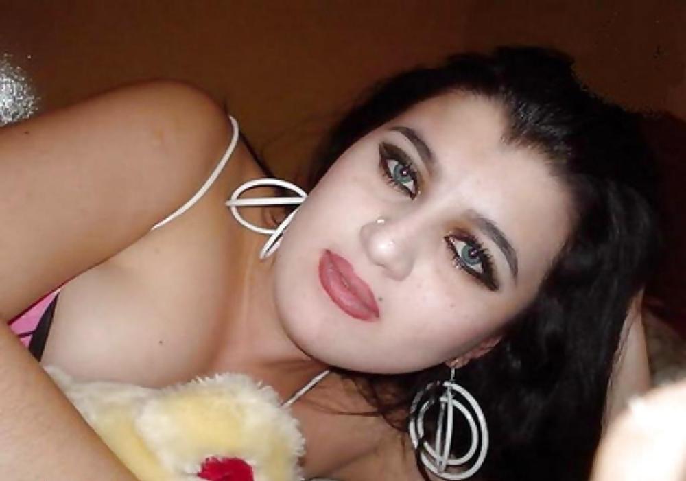 25P Arab Girls