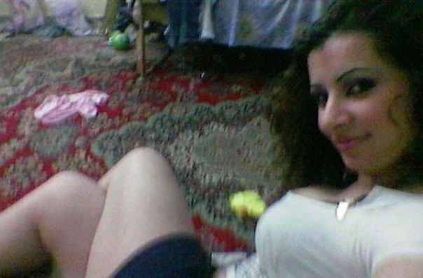 25P Arab Girls