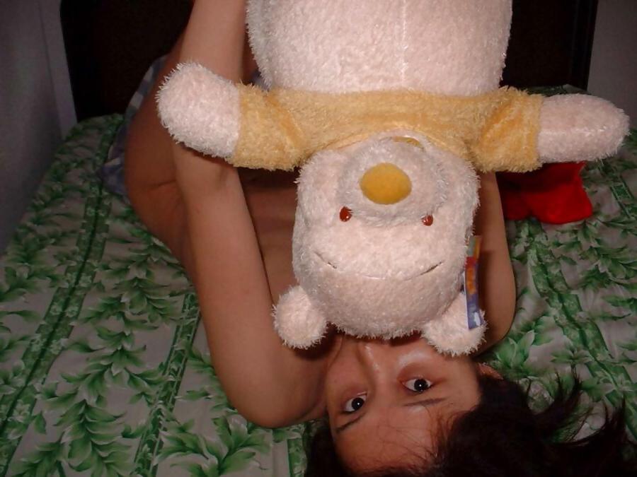 25P She Loves Her Teddy Bear
