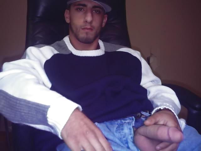 25P More hot guy, bulges and cock 