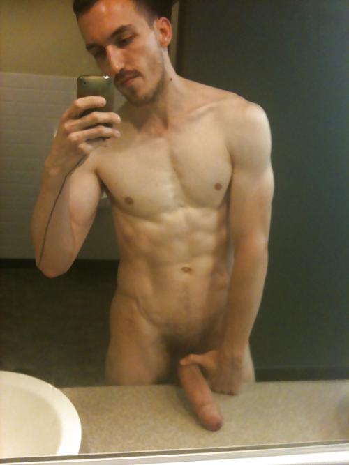 25P More hot guy, bulges and cock 
