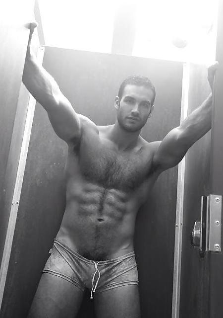 25P More hot guy, bulges and cock 