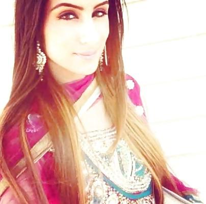 25P Mix of Paki Desi Sikh Hijabi Apni Pakistani Muslim Girls