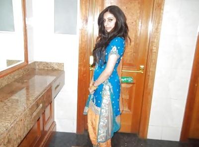 25P Mix of Paki Desi Sikh Hijabi Apni Pakistani Muslim Girls