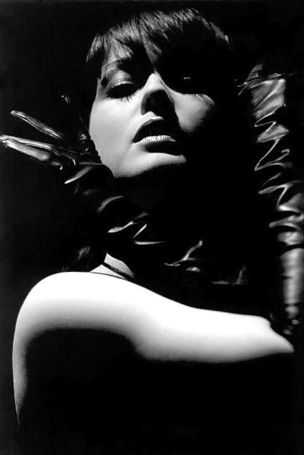 25P Black and White Beauty II