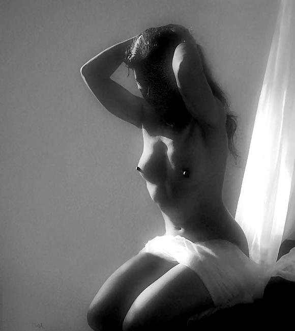 25P Black and White Beauty II
