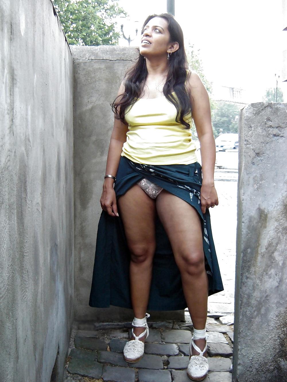 8P Desi Indian Milf Loves Exposing Herself Outdoors 2